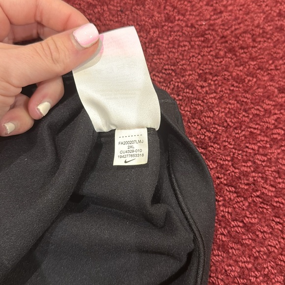 Peloton Nike with Peloton Nikepro  dri-fit long sleeve top host pick - Picture 13 of 13